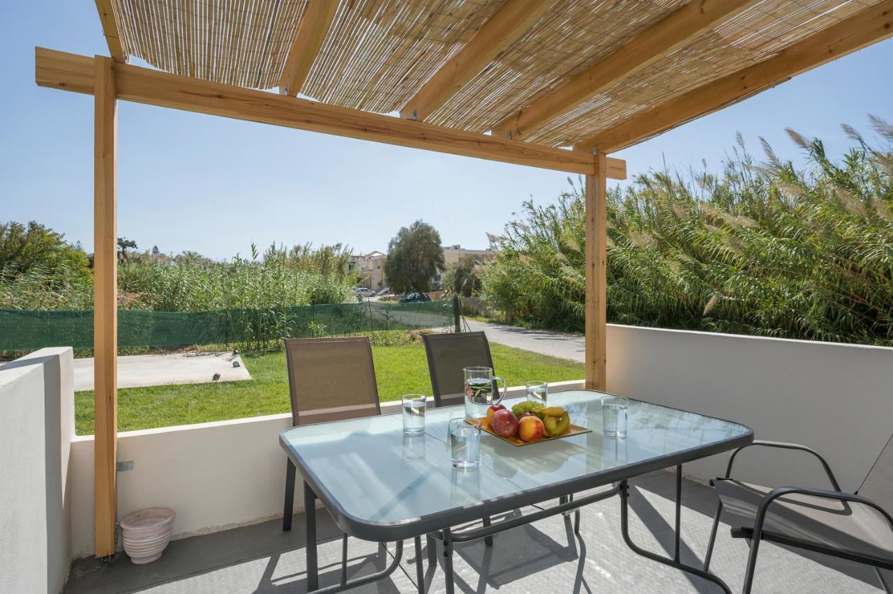 Sea Breeze Apartments Колимвари Екстериор снимка